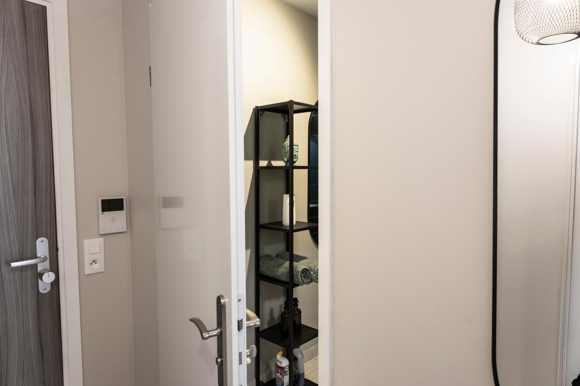 Charmant Studio En Residence Avec Parking ブシー・サン ・ジョルジュ エクステリア 写真